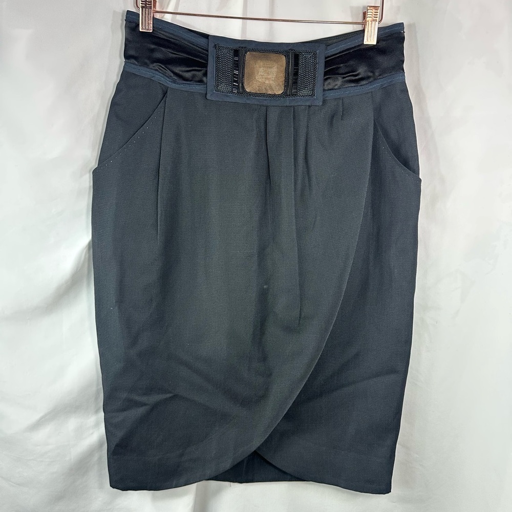Hanii Y navy tulip midi skirt with wood waist detail size 46